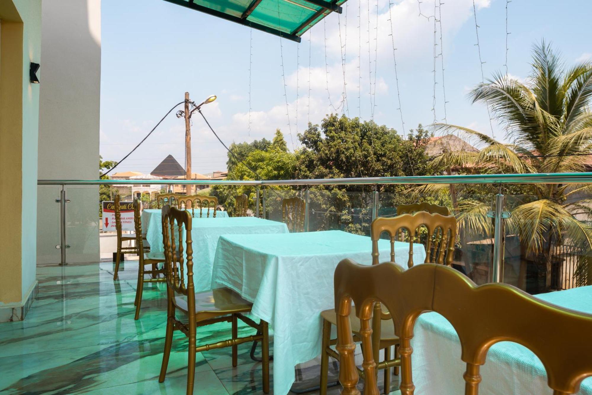 Cincinnati Hotel Yaoundé Buitenkant foto