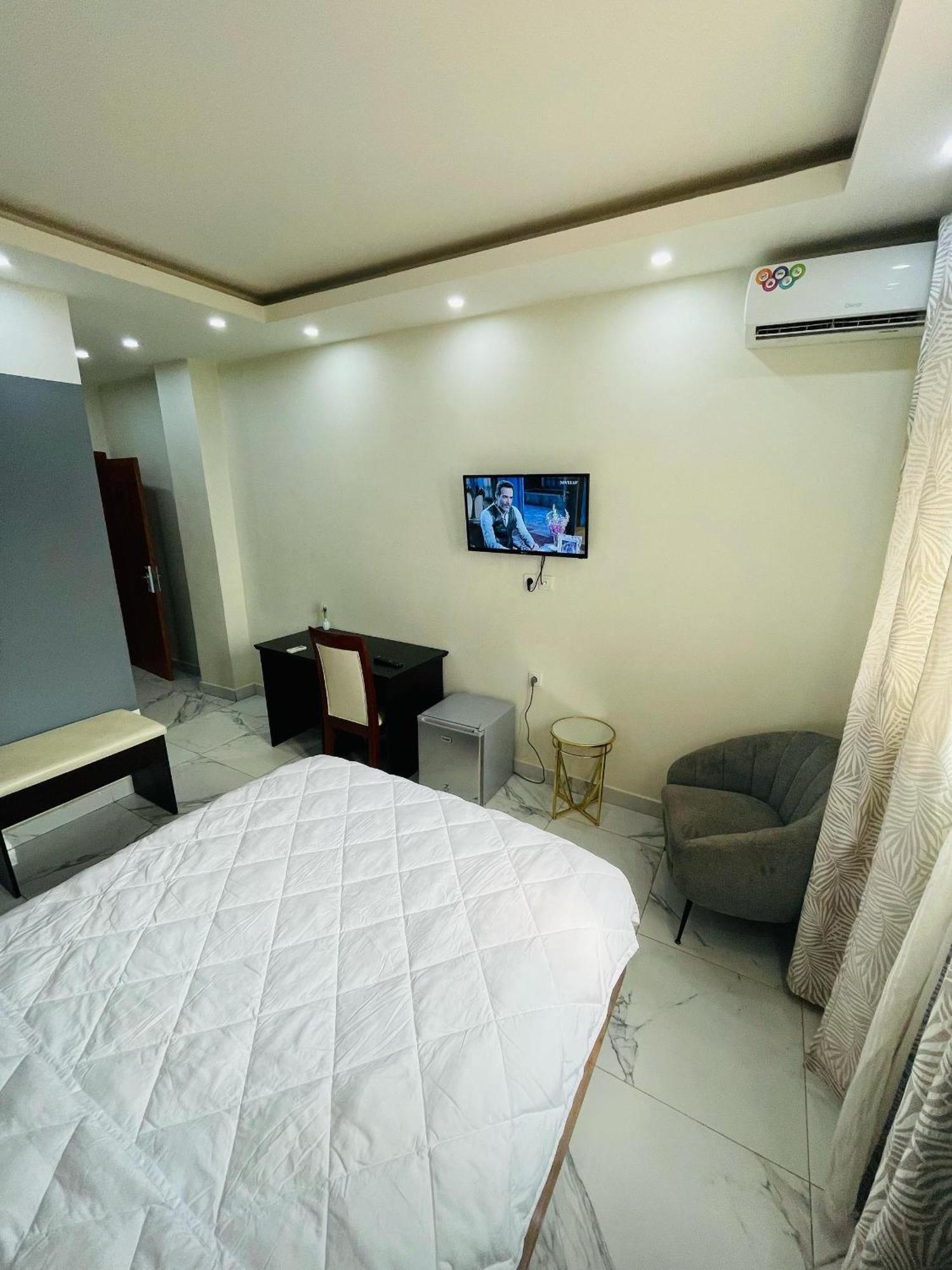 Cincinnati Hotel Yaoundé Buitenkant foto