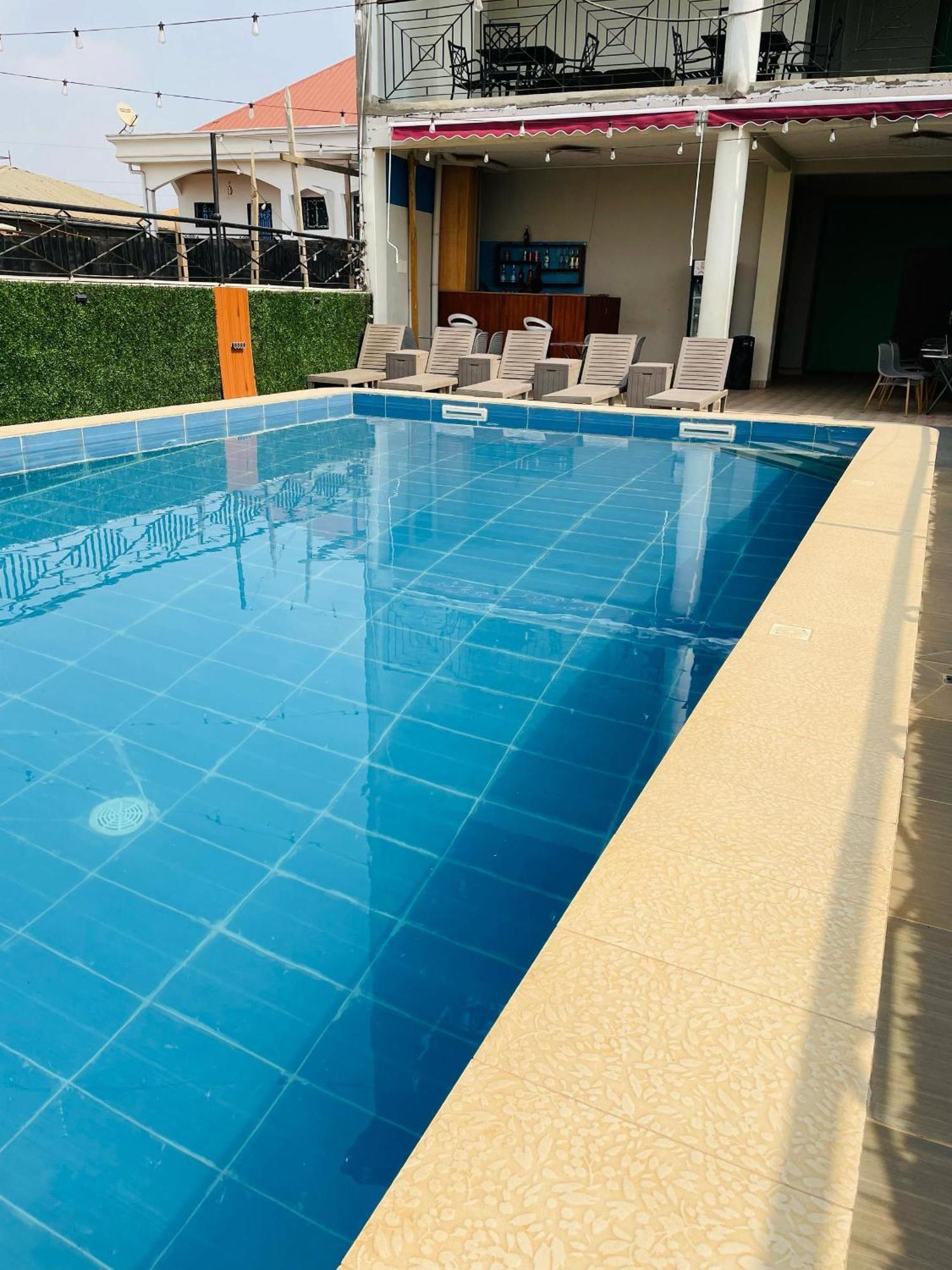 Cincinnati Hotel Yaoundé Buitenkant foto